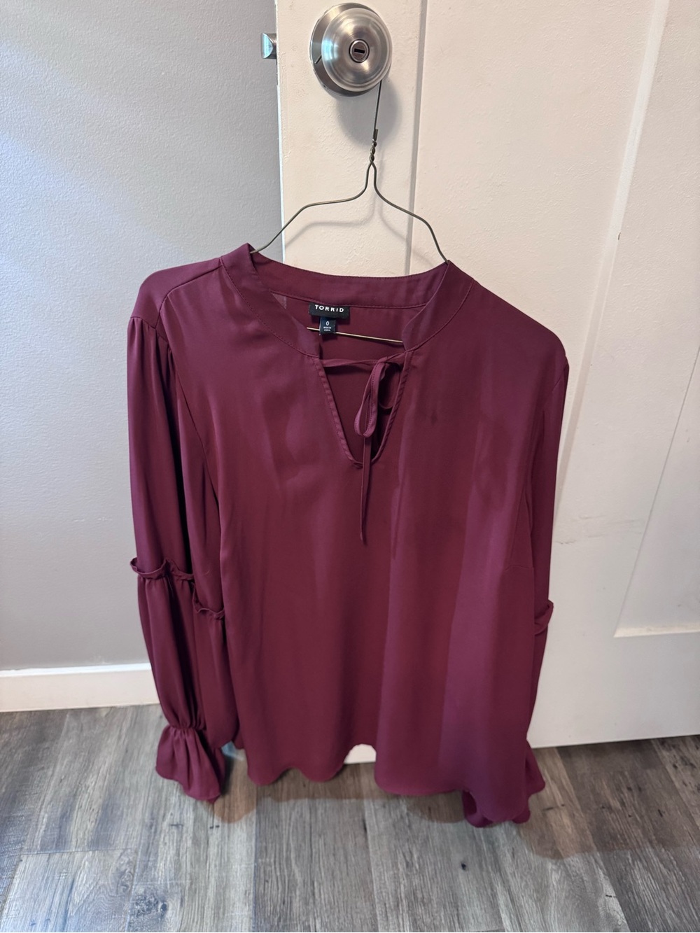 torrid Wine Tie-Neck Long Sleeve Blouse Size 0 Fits like XL